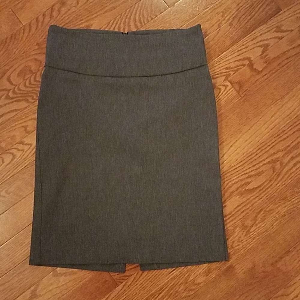 Grey pencil skirt